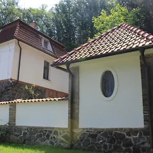- Zbraslav, U Zámku Apartmán